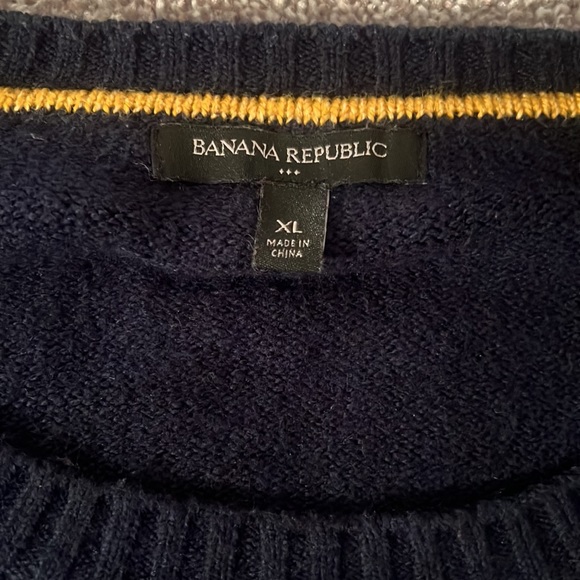 Banana Republic navy and gold sweater NWOT - Picture 3 of 3